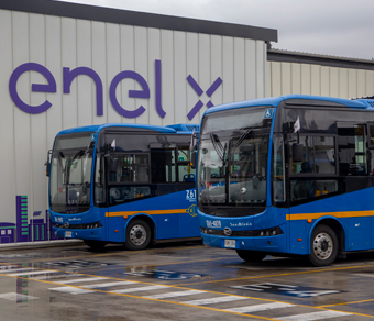Alineacion de buses azules- Enel X
